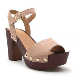 Qupid Bleeker13 Taupe Faux Suede Lightweight Heels